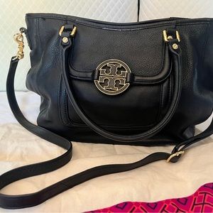 Authentic TORY BURCH “Amanda” black pebbled leather logo satchel bag
